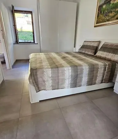 Galbanera Turismo شقة Albavilla